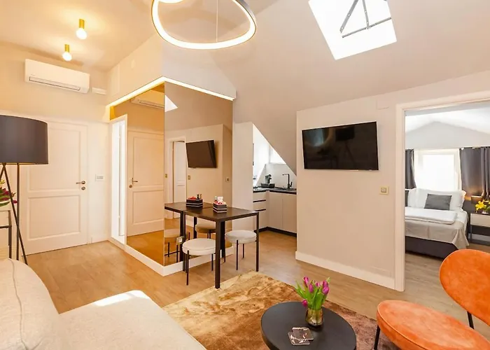 Old Town L Apartment